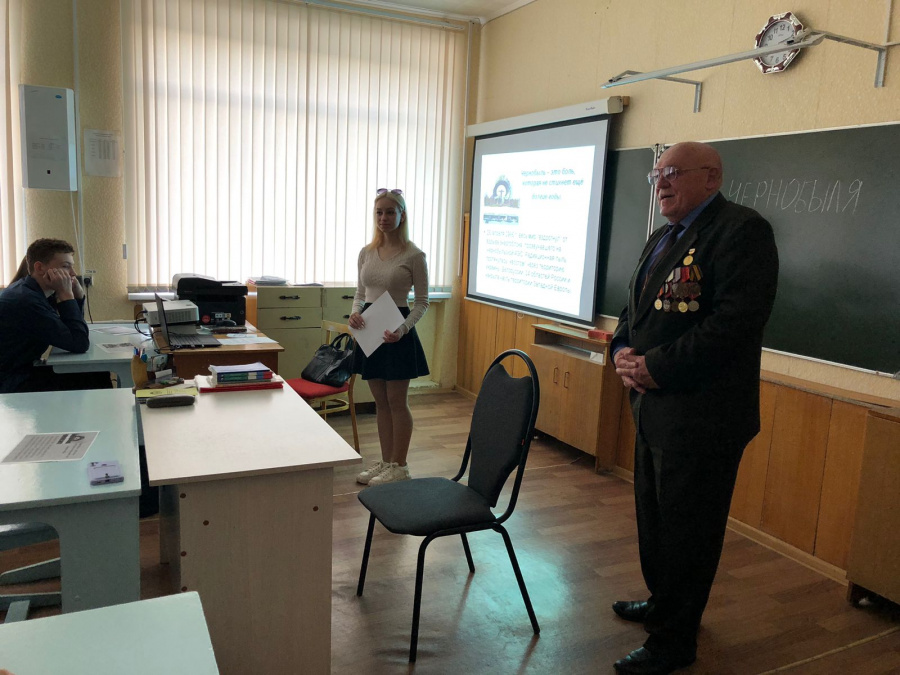 Сегодня культорганизатор РДК Карина Березина провела с обучающимися СОШ №1 райцентра час информации «Эхо Чернобыля»