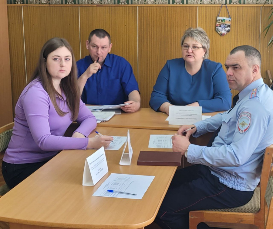Глава района Наталья Трошина  приняла участие в заседании призывной комиссии в рамках весенней призывной кампании