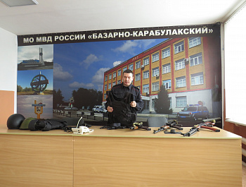 Базарно-Карабулакские полицейские провели мероприятия ежегодной акции «Студенческий десант – 2024»