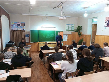 В Базарно-Карабулакском районе полицейские проводят мероприятия в рамках оперативно-профилактической операции «Чистое поколение – 2024»