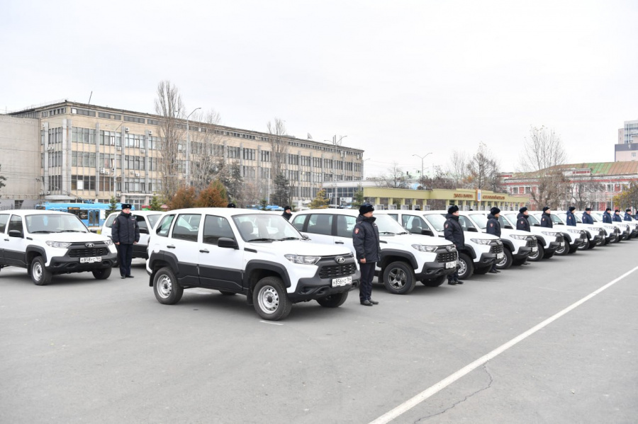 Саратовских участковых обеспечили новыми машинами за счет областного бюджета