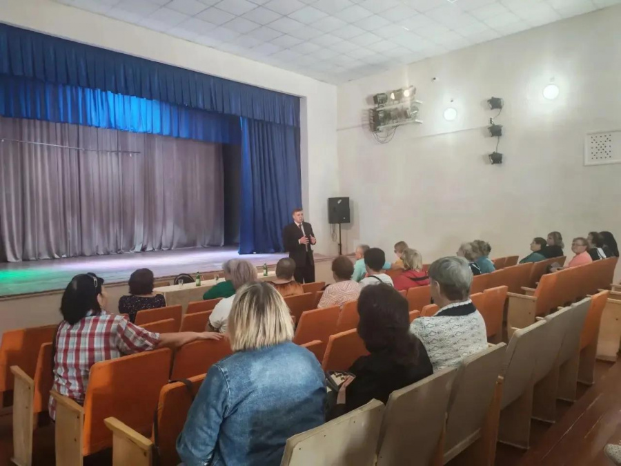 Глава района Андрей Кушнарёв провёл встречу с жителями села Липовка