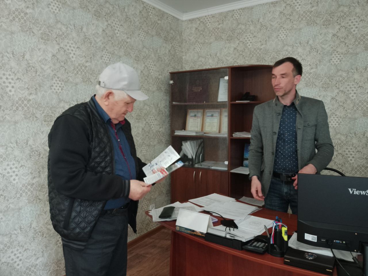 Глава администрации Яковлевского муниципального образования продолжает разъяснительную работу с населением