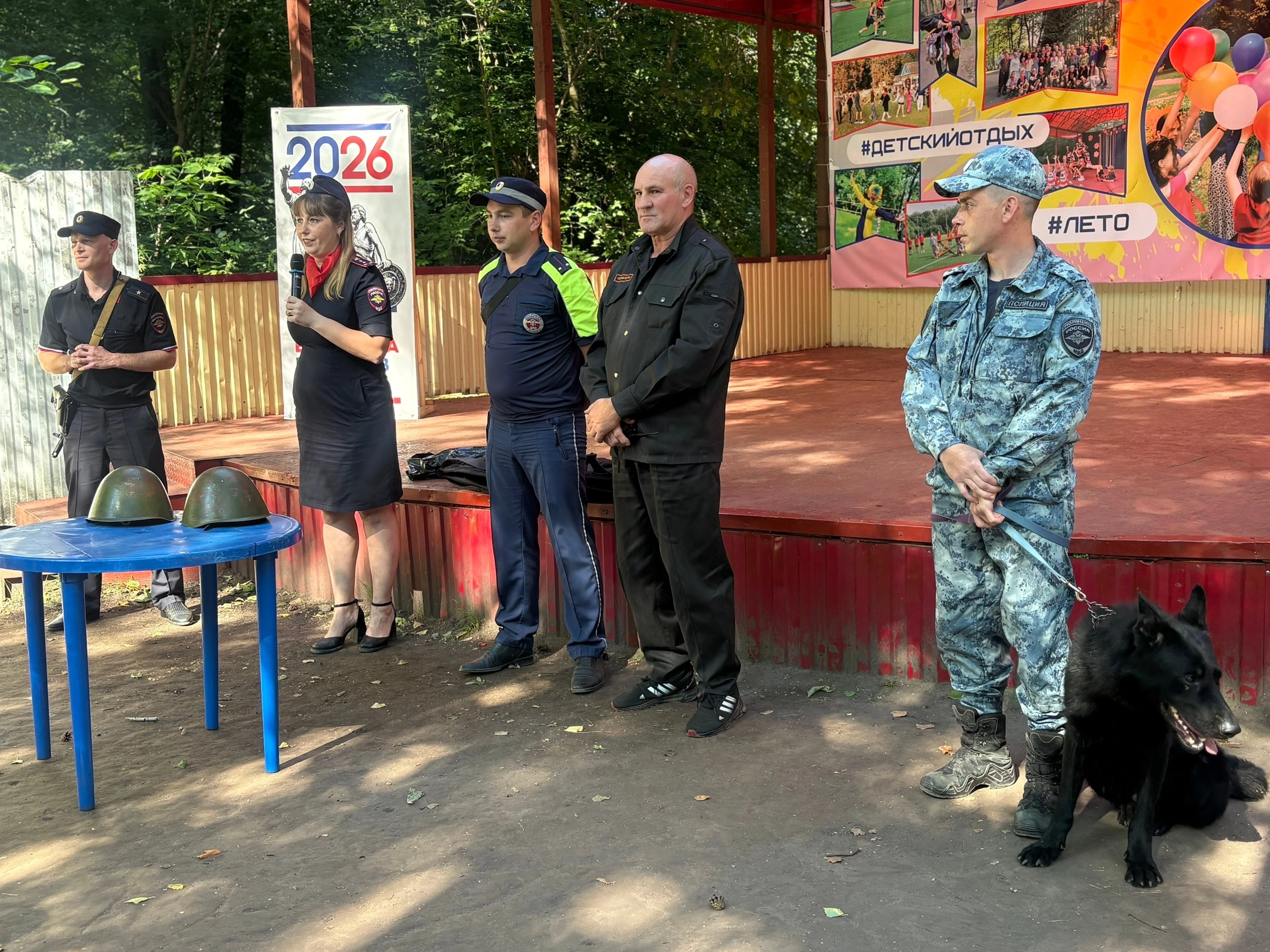 Сотрудники полиции совместно с общественником посетили детский оздоровительный лагерь «Ласточка»