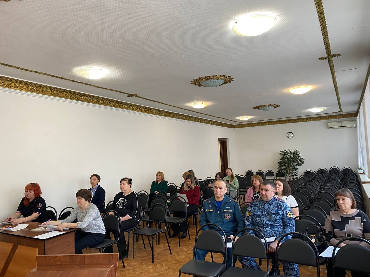 В администрации района прошло заседание комиссии по делам несовершеннолетних и защите их прав Базарно-Карабулакского муниципального района