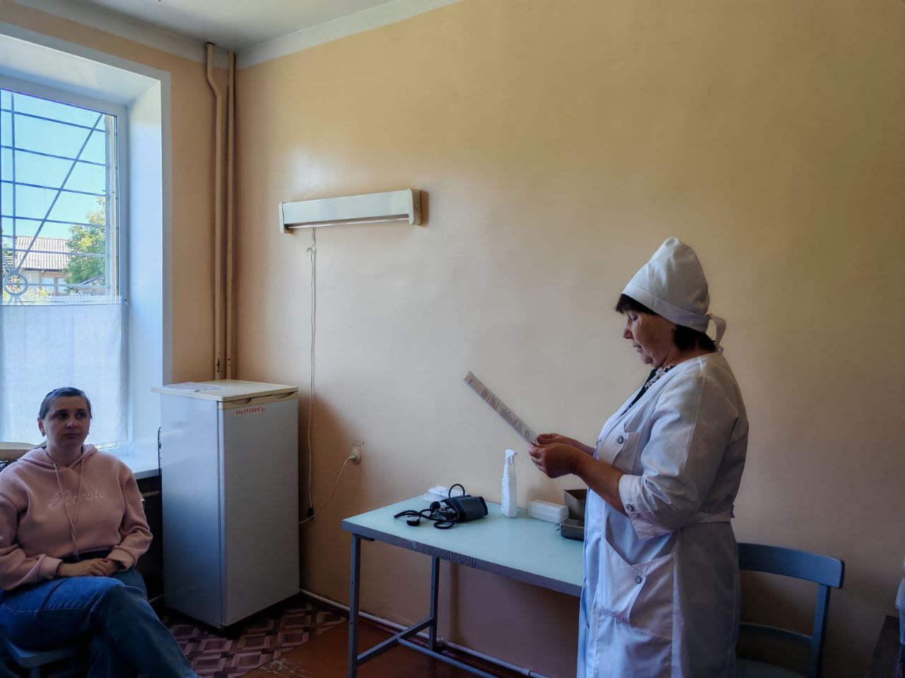Специалисты администрации Старожуковского муниципального образования прошли обучение по медицинским действиям в условиях аномальной жары