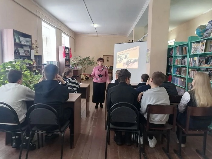 «Защитники Ленинграда: Герои среди разных народов»                                                         Урок-репортаж