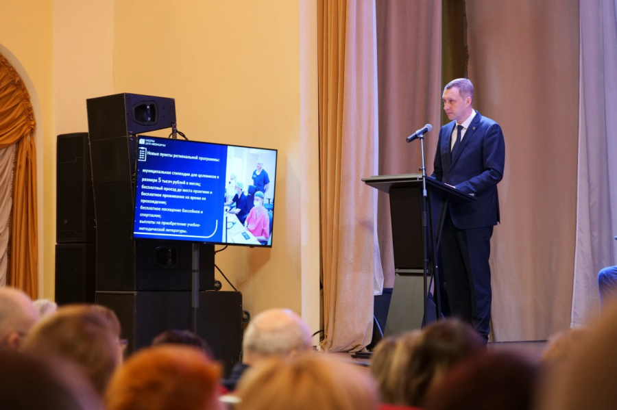  Одна из основных задач глав районов на ближайшее время - заполнить квоту по целевому обучению на медицинских специальностях