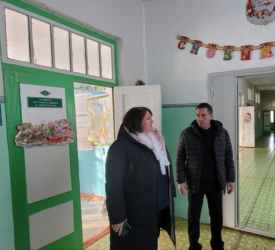 Во время посещения с. Березовка первый заместитель главы администрации района Ю.В. Евдокимова посетила школу Во время посещения с. Березовка первый заместитель главы администрации района Ю.В. Евдокимова посетила школу