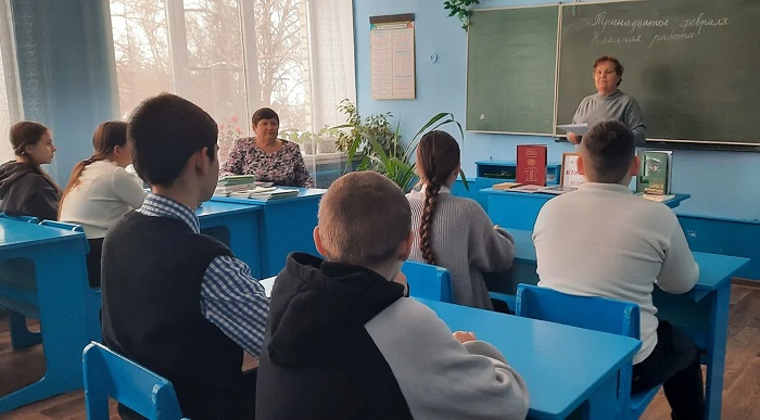 "Имею честь служить тебе, Россия"                                                                                                                           Час патриотизма