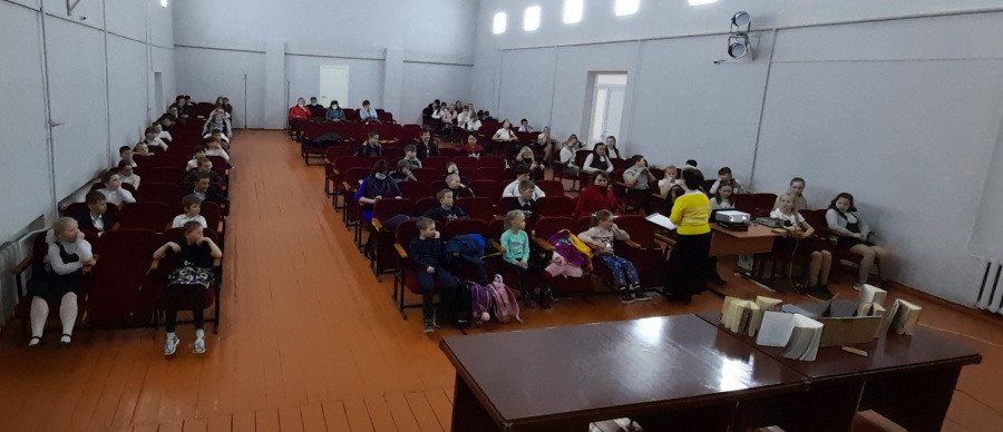 На звёздных и земных орбитах На звёздных и земных орбитах