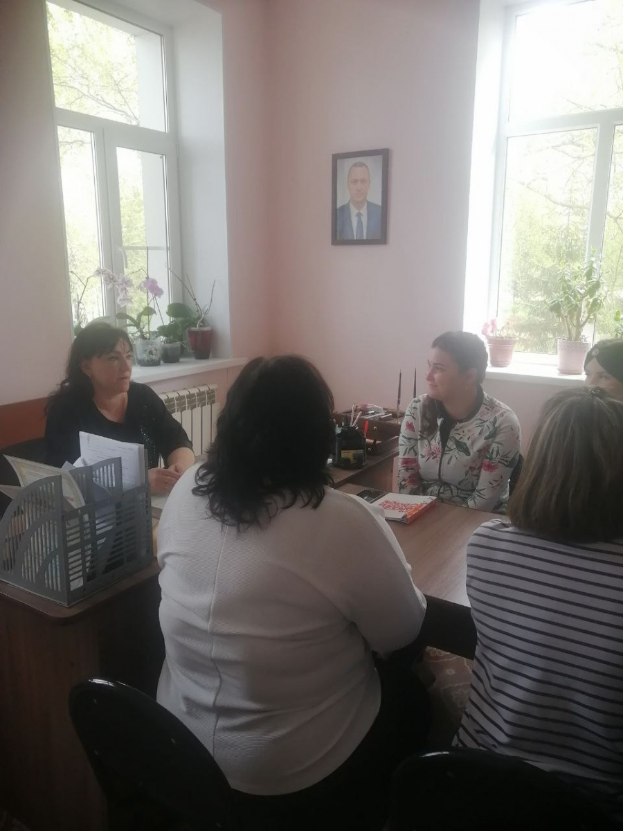 В администрации Старобурасского муниципального образования прошло постоянно действующее совещание