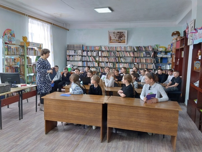 «Если хочешь быть здоров»                                                                                        Библиотечно- атлетический помост