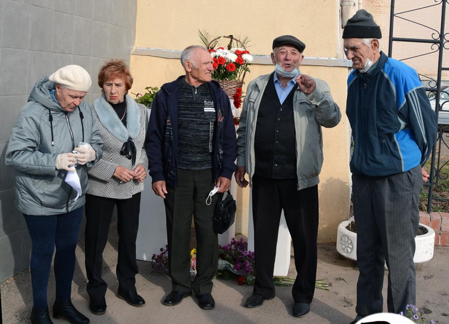 Сегодня состоялась торжественное открытие мемориальной доски А. А. Некрасову - режиссёру Народного драматического театра Базарного-Карабулака, постановщику культурно-массовых мероприятий