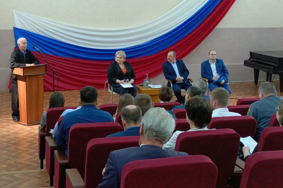 Сегодня сельхозтоваропроизводители района обсудили вопросы, касающиеся проведения очередного аграрного сезона