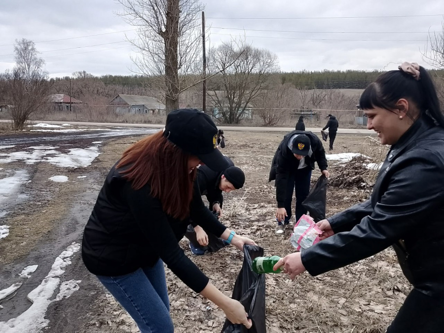 Сегодня, 19 марта, в с. Большая Чечуйка администрацией МО при участии военно- патриотического клуба "ПАТРИОТ" была организована  акция «Мусору – нет!»