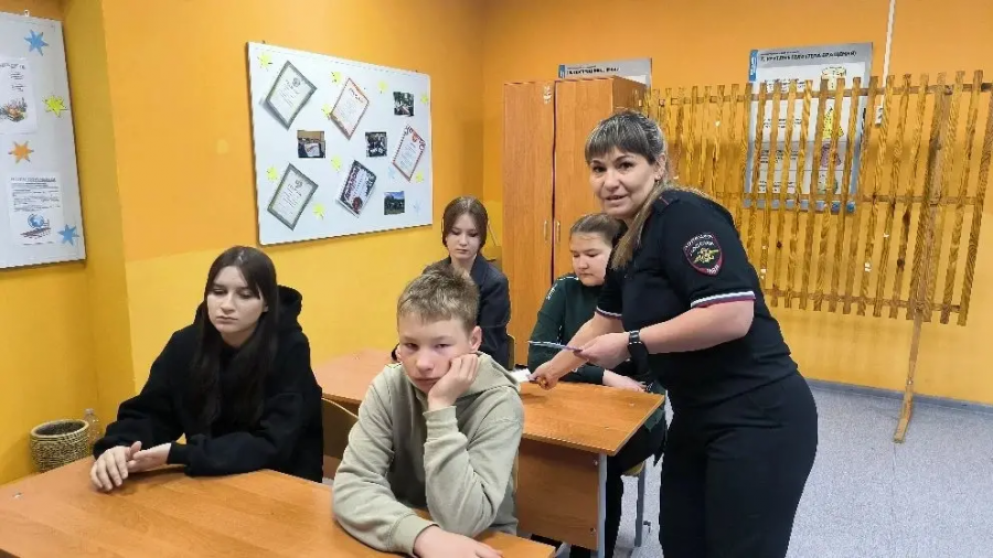 В рамках операции «Чистое поколение» инспектор ПДН провела профилактическую беседу со школьниками