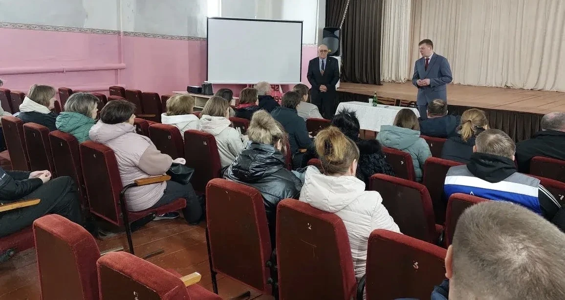 Глава района Андрей Кушнарёв провёл встречу с жителями Старой Жуковки