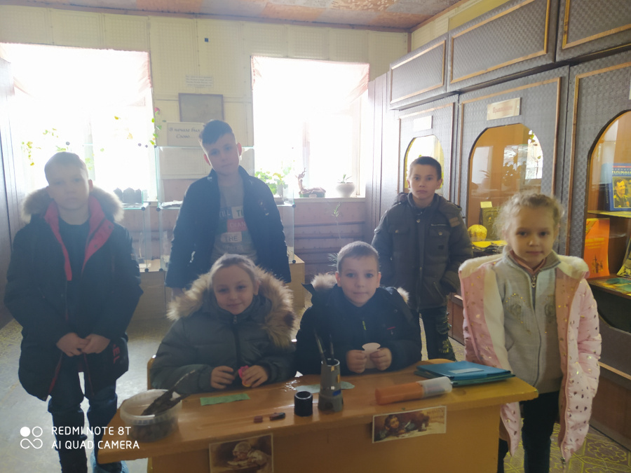 Музей истории и краеведения посетили школьники МБОУ СОШ с. Ивановка.