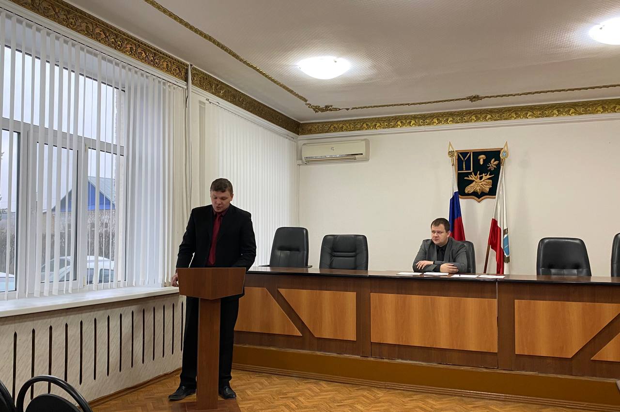 Сегодня глава Базарно-Карабулакского района Артём Курочкин провёл совместное заседание антинаркотической и межведомственной комиссии по профилактике правонарушений 