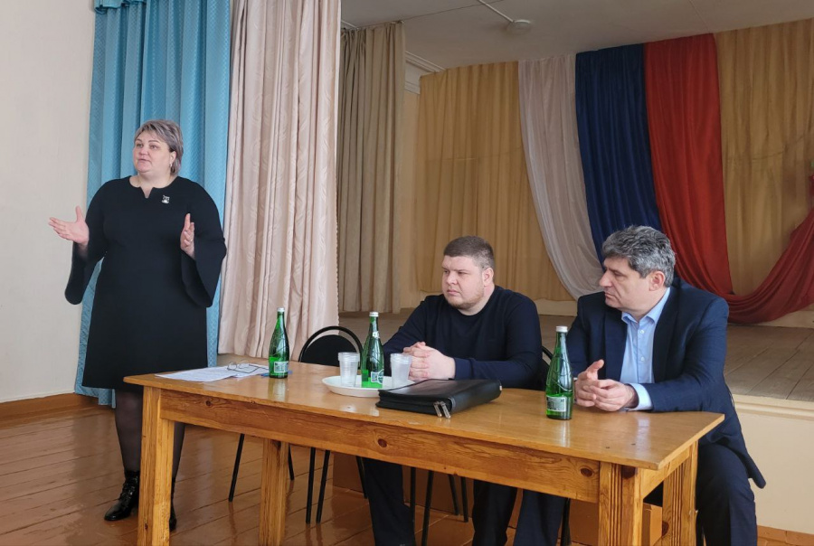 Глава района Наталья Трошина встретилась с жителями села Вязовка