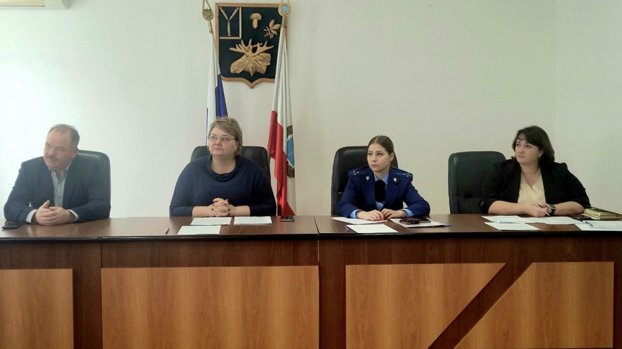 Глава района Наталья Трошина провела заседание межведомственной комиссии по профилактике правонарушений Глава района Наталья Трошина провела заседание межведомственной комиссии по профилактике правонарушений
