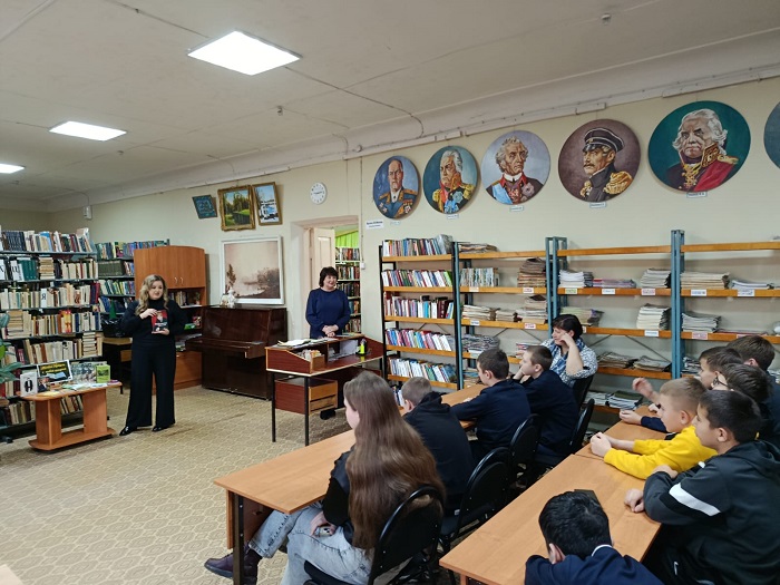 «Поэзия сердцем с тобой говорит»                                                                                                    День литературного краеведения