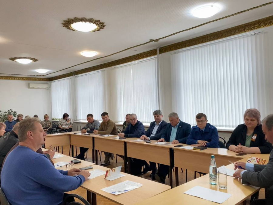 В администрации района прошло очередное заседание Собрания района