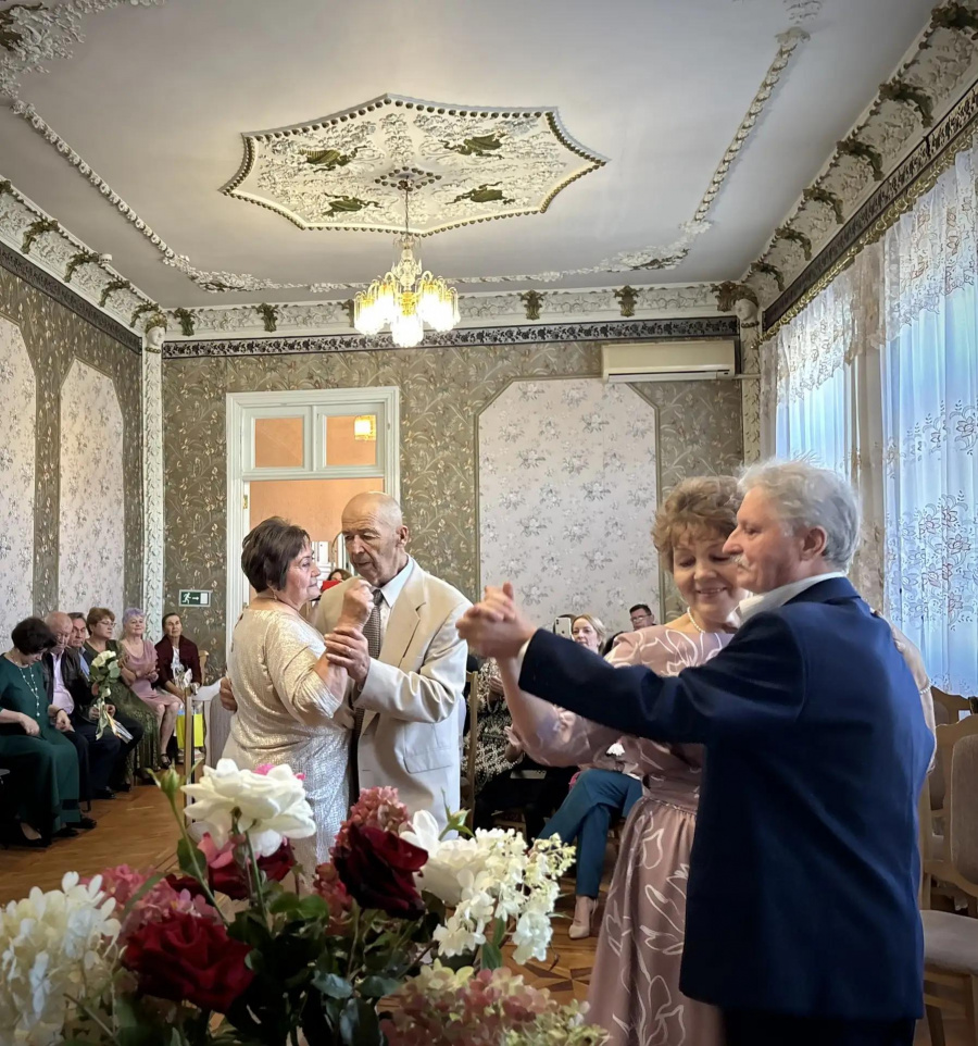 Сегодня в Базарном Карабулаке чествовали семьи Пугачёвых и Беспаловых