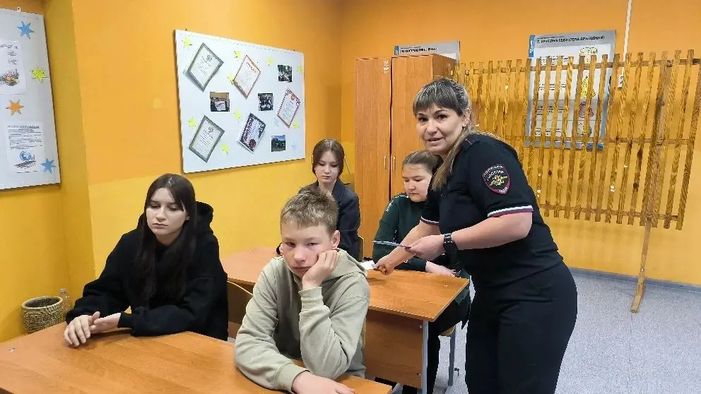 В рамках операции «Чистое поколение» инспектор ПДН провела профилактическую беседу со школьниками