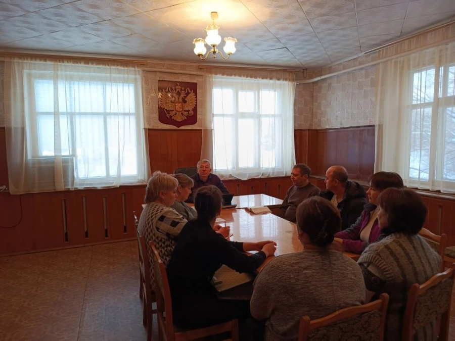 Глава администрации Шняевского муниципального образования Юрий Юртаев провёл очередное заседание постоянно действующего совещания Глава администрации Шняевского муниципального образования Юрий Юртаев провёл очередное заседание постоянно действующего совещания