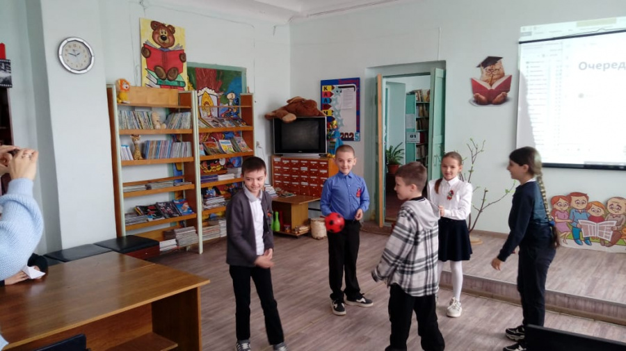 «Встречаем праздник Первомай» Игровая  программа