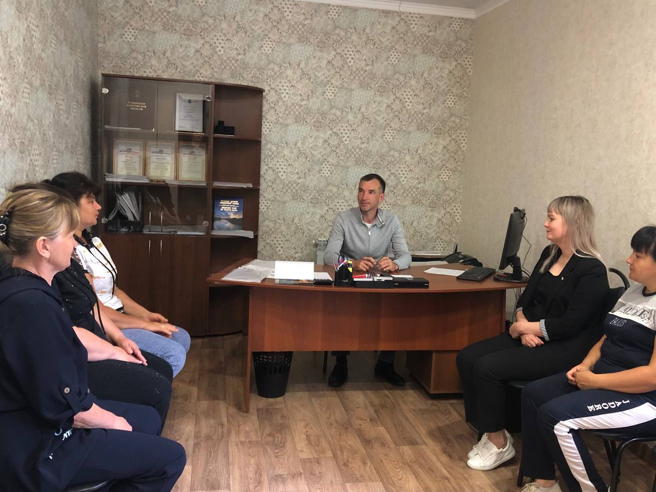Глава администрации Яковлевского муниципального образования Р. Г. Тугушев провел очередное заседание постоянно действующего совещания