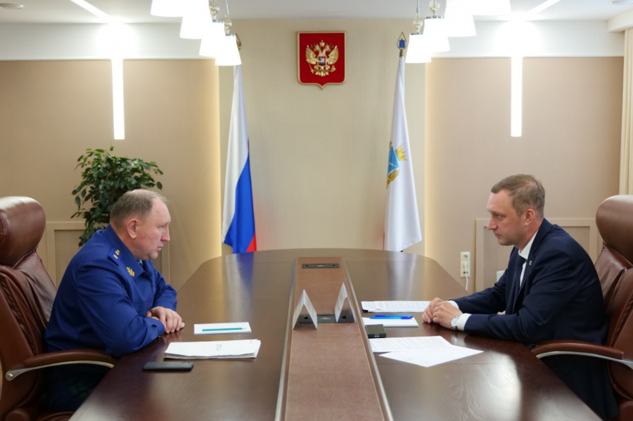 Губернатор Роман Бусаргин провел рабочую встречу с Волжским межрегиональным природоохранным прокурором Александром Илюшиным