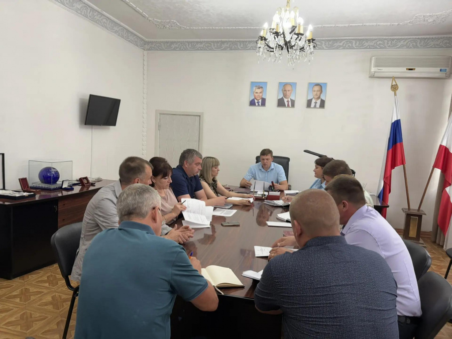 Пожароопасный сезон обсудили главы администраций муниципальных образований на рабочем совещании при главе района Пожароопасный сезон обсудили главы администраций муниципальных образований на рабочем совещании при главе района