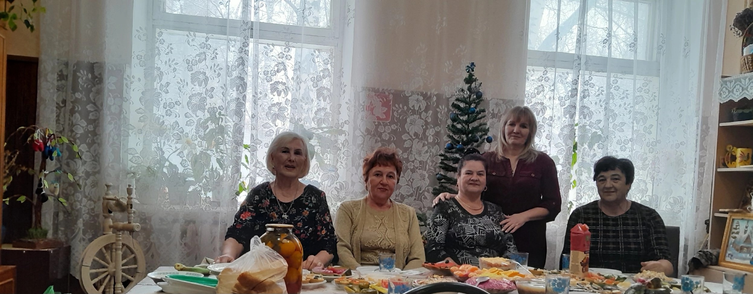 «Льются звуки жизни, счастья и добра, озаряя мысли светом Рождества» Час прекрасного