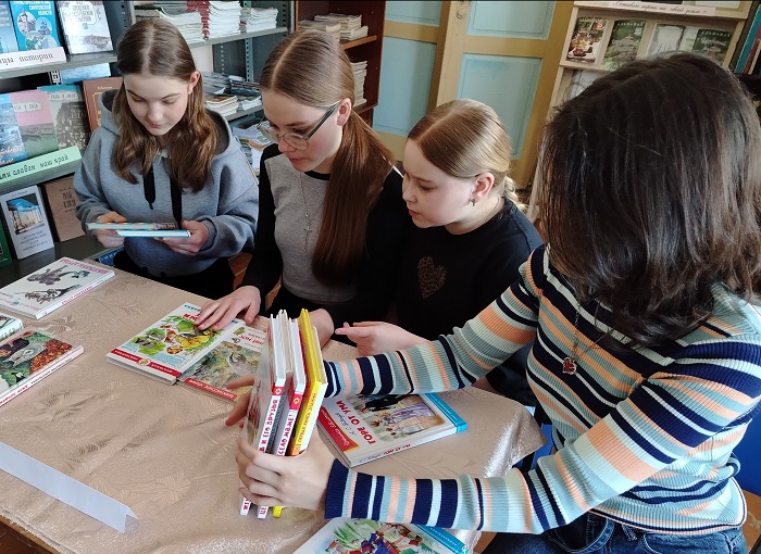 "По следам  книжных героев"                                                                                   Квест - игра