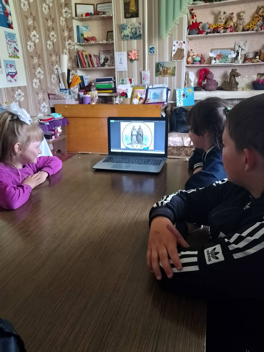 В преддверии Дня славянской письменности и культуры на базе Первоханенëвского СДК для учащихся начальных классов прошла познавательная программа «Сокровища родного слова»