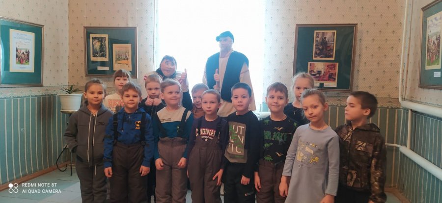 В МУЗЕЕ ПРЕДМЕТЫ ЖИВЫЕ...
