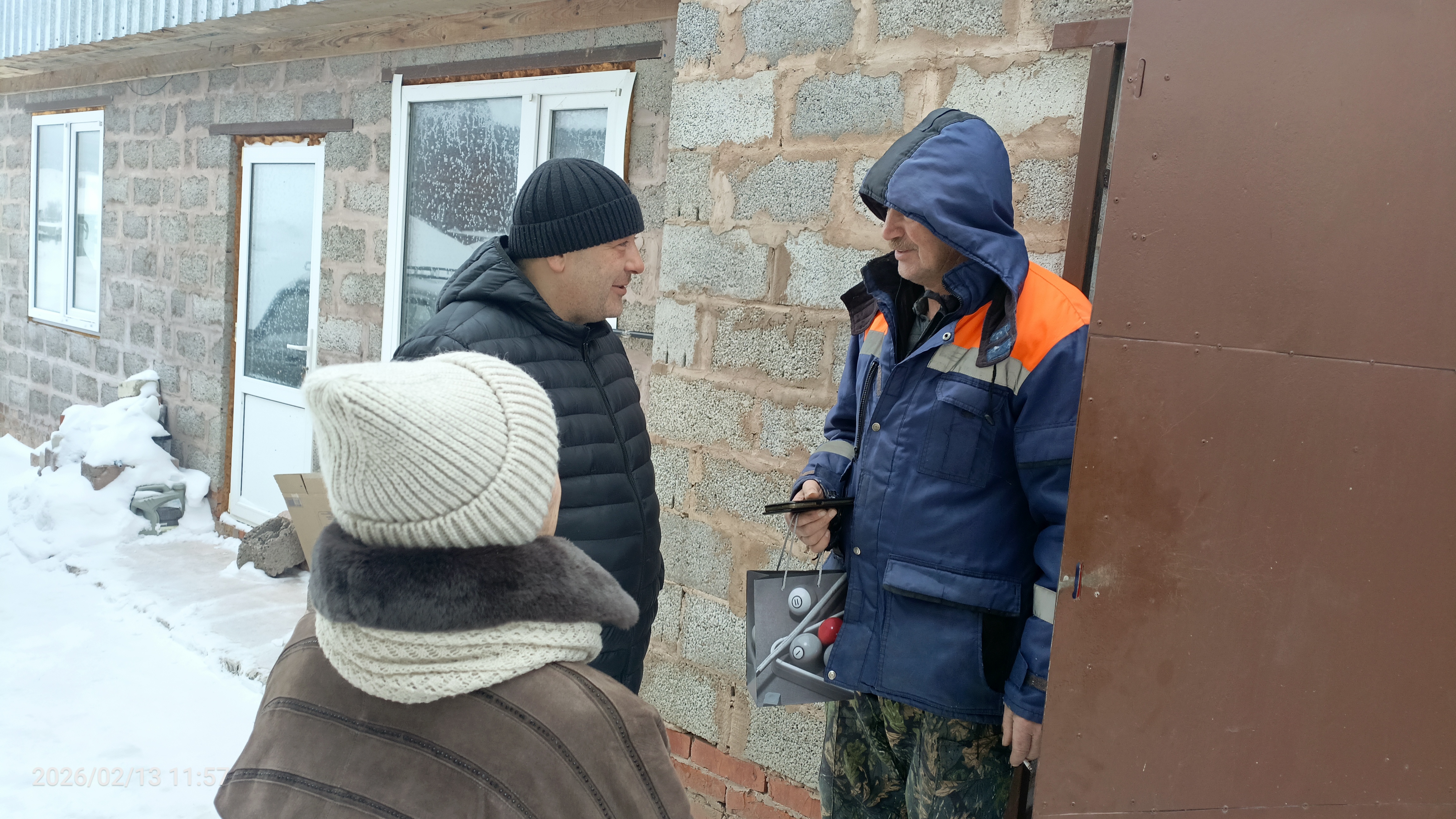 Патриотическая акция - поздравления на дому воина Афганской войны "Мы поздравить вас хотим"