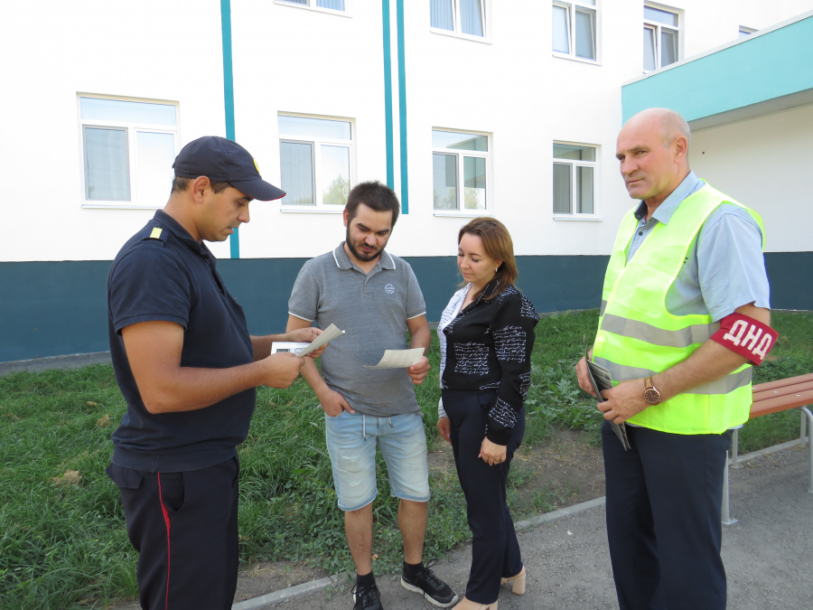 Полицейские и дружинники организовали профилактическую акцию «Предупрежден - значит, вооружен!»