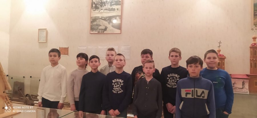 "ТАМ НА НЕВЕДОМЫХ ДОРОЖКАХ... "