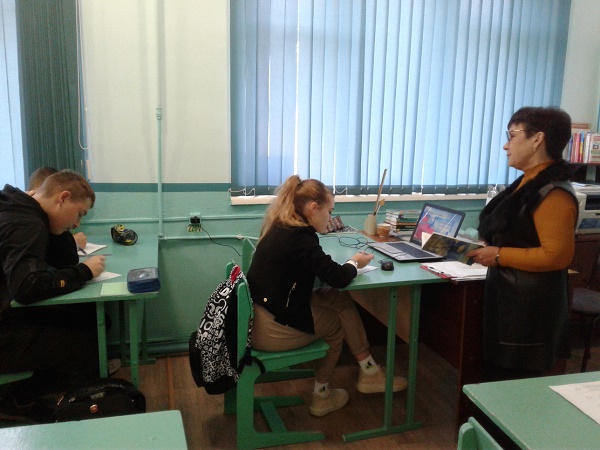 «Сегодня школьник – завтра избиратель:                                                      твой голос нужен твоей стране»                                                                         Правовой ликбез