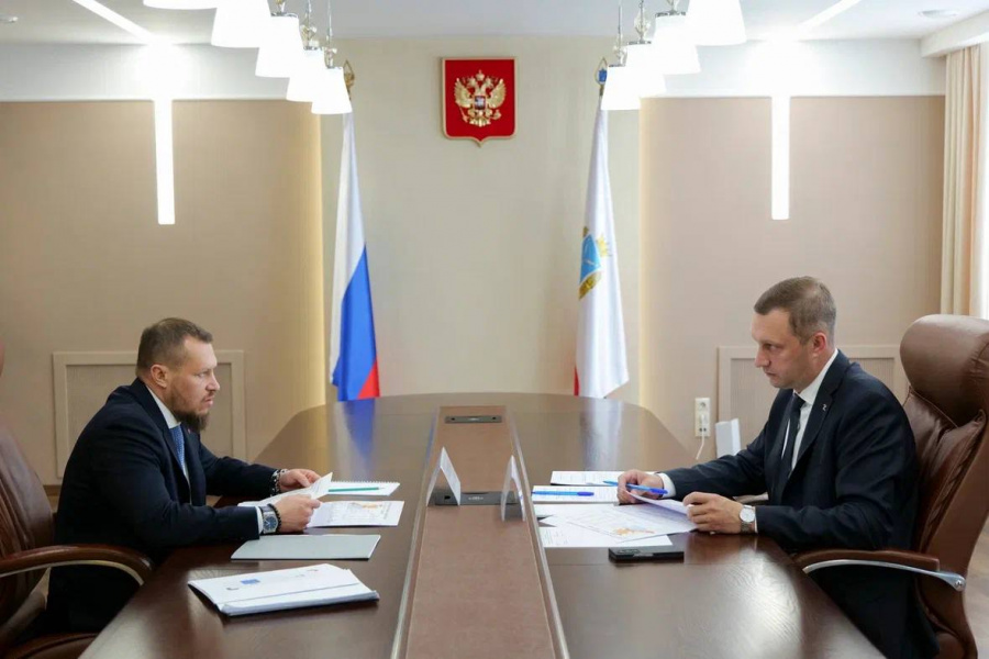 Губернатор Роман Бусаргин 24 июня провёл встречу с генеральным директором ПАО «Т Плюс» Павлом Сниккарсом.