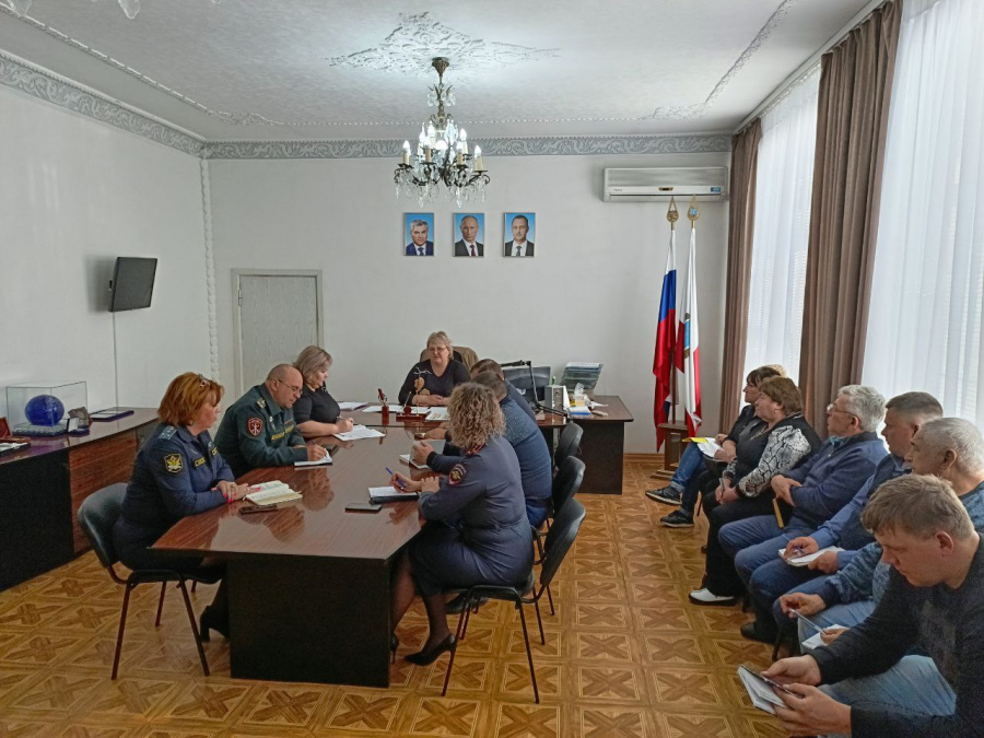 Глава района Н.В. Трошина провела рабочую встречу по вопросам подготовки и проведения призывной кампании