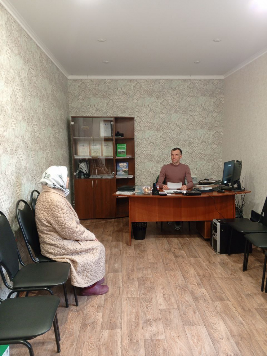 Глава администрации Яковлевского муниципального образования Ринат Тугушев провел встречу с пенсионерами села Яковлевка.