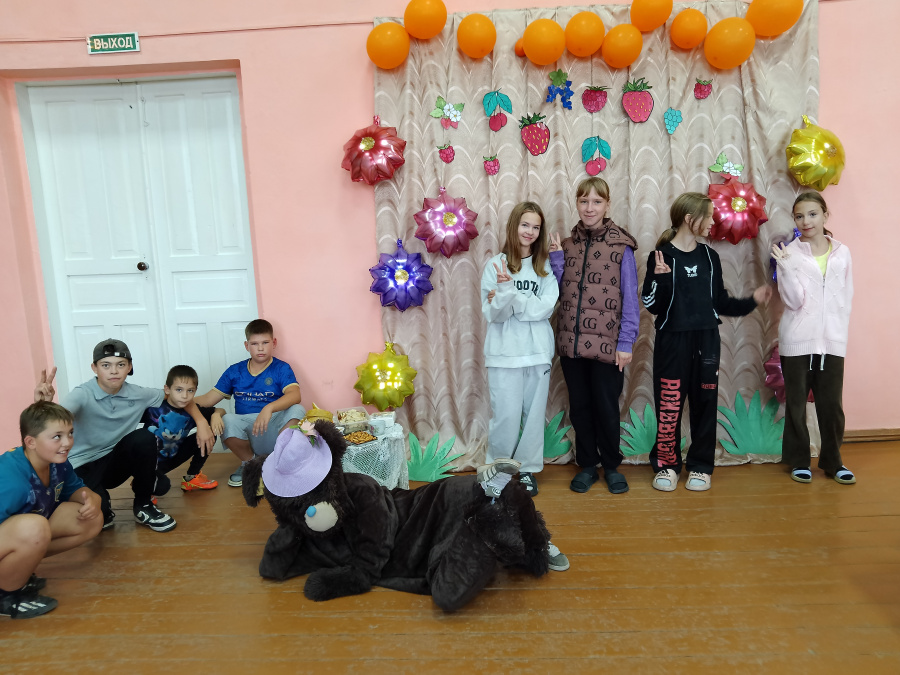 14 августа на базе Первоханеневского СДК прошла весёлая дискотека ,,Медовое настроение", приуроченная к празднику Медовый Спас