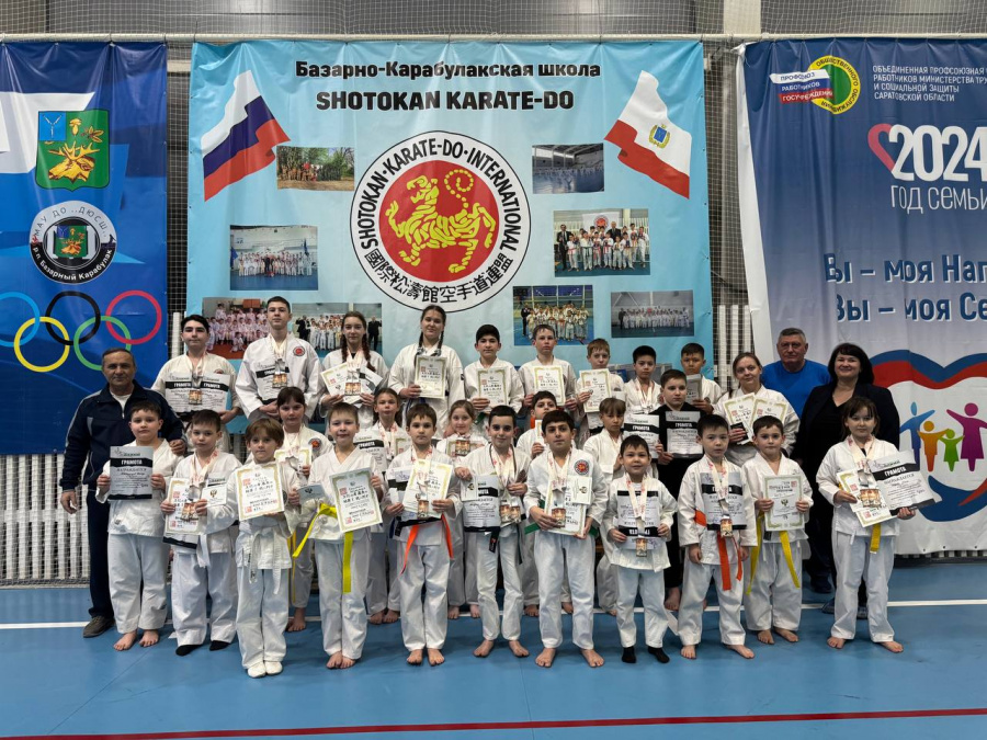 В Базарном Карабулаке прошло  торжественное вручение сертификатов на пояса по карате Шотокан