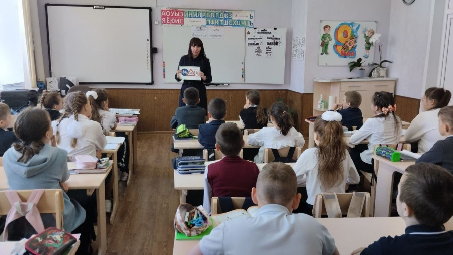 Полицейские провели профилактическое мероприятие «Внимание, летние каникулы!» со школьниками 