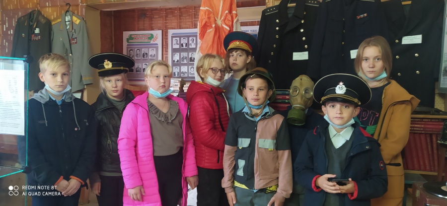 "СТРАНИЦ ИСТОРИИ ЛИСТАЯ..."